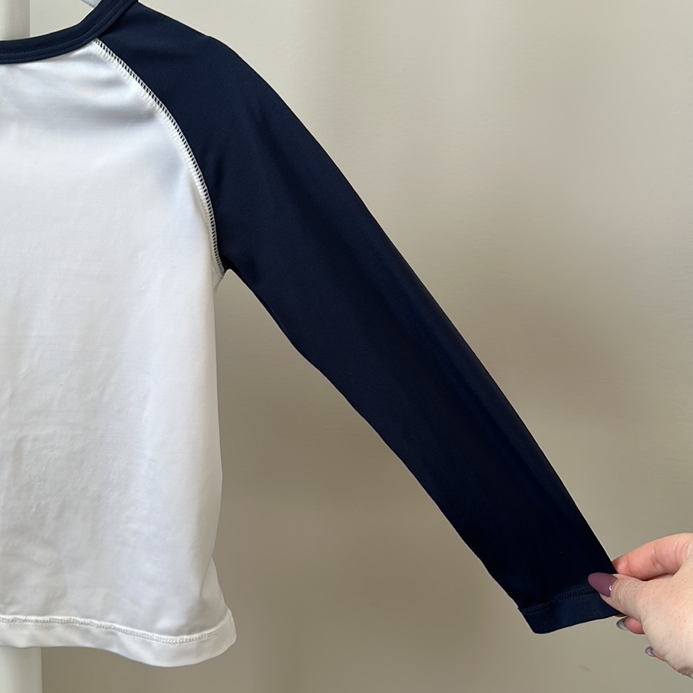 Old Navy Long Sleeve Rashguard 4T - Picture 4 of 7